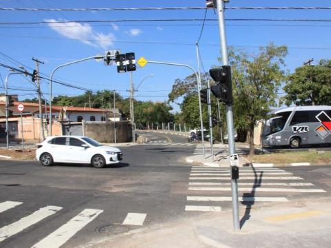 Agentes da Mobilidade Urbana da Emdec monitoram o trânsito na região - Crédito: Divulgação