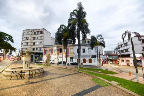 Prédio fica em frente à Praça 9 de Julho, ao lado do Pátio Ferroviário de Campinas - Crédito: Rogério Capela