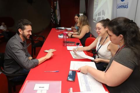 Reuniões de preenchimento de vagas ocorrerão no Salão Vermelho do Paço Municipal - Crédito: Arquivo PMC