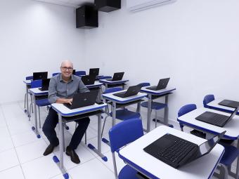 Unidade tem salas de aula e laboratório de informática - Crédito: Fernanda Sunega