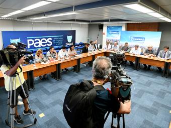 Reunião na Sala Azul contou com a presença de representantes de escolas e do poder público - Crédito: Carlos Bassan