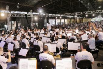  O concerto da Sinfônica teve a regência do maestro Carlos Prazeres - Crédito: Firmino Piton