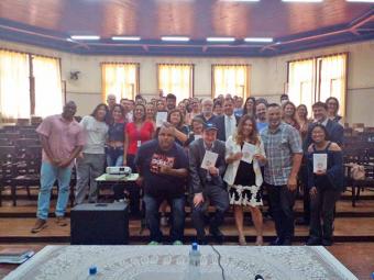 Lançamento da cartilha reuniu educadores e representantes da sociedade civil na Escola Estadual Carlos Gomes - Crédito: Divulgação