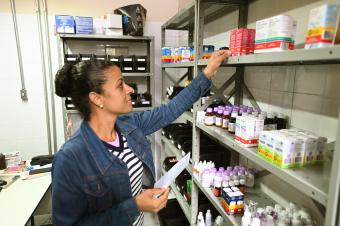 Profissionais de apoio à saúde-farmácia e farmacêuticos estão entre os novos convocados - Crédito: Carlos Bassan