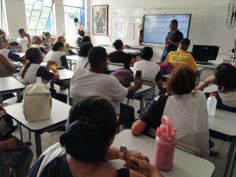 Alunos do Cemefeja Pierre Bonhomme visitam instalações do Ceprocamp Centro - Crédito: Divulgação